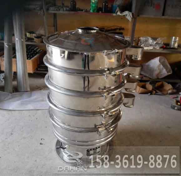 800型全不銹鋼振動篩分機(jī) 800型全不銹鋼振動篩分機(jī)